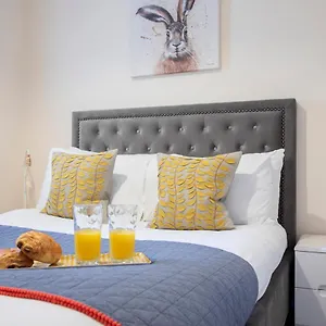 2 Bedroom Town Centre , Cheltenham United Kingdom